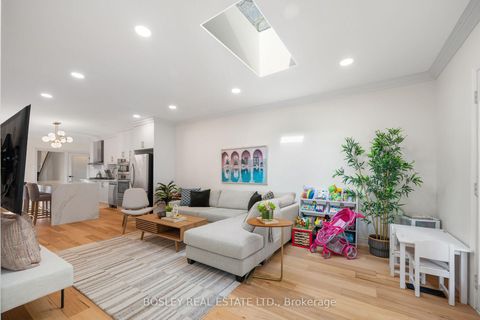 Photo 13 at 103 Manning Avenue, Bellwoods, Toronto