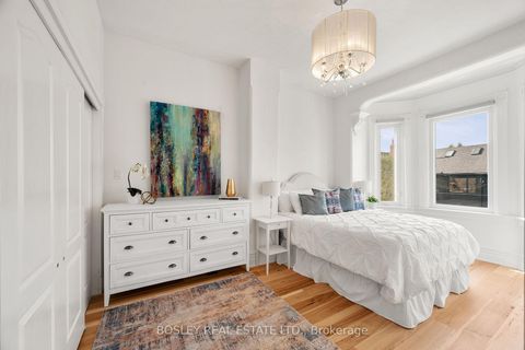 Photo 19 at 103 Manning Avenue, Bellwoods, Toronto