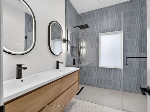 Photo 24 at 103 Manning Avenue, Bellwoods, Toronto