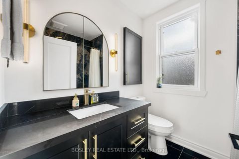 Photo 30 at 103 Manning Avenue, Bellwoods, Toronto