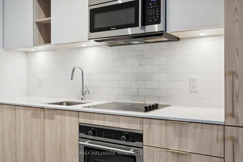 Photo 2 at 3203 - 50 Ordnance Street, Niagara, Toronto