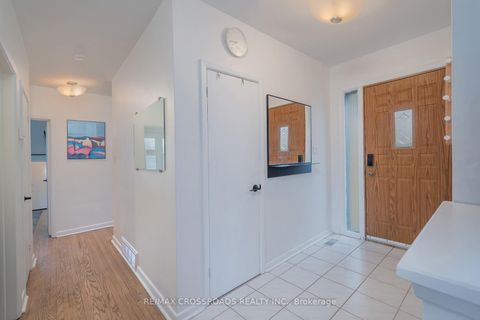 Photo 2 at 32 Kim Court, Kennedy Park, Toronto