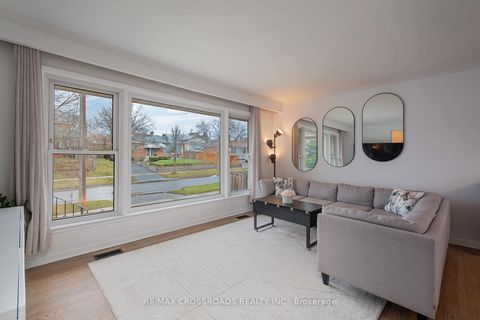 Photo 4 at 32 Kim Court, Kennedy Park, Toronto