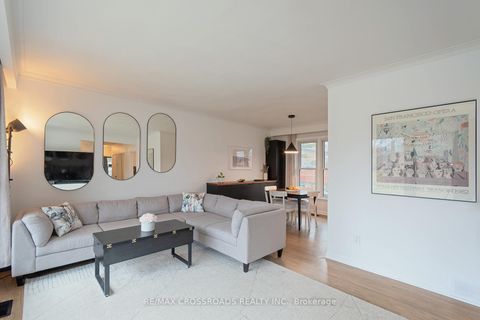 Photo 5 at 32 Kim Court, Kennedy Park, Toronto