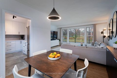 Photo 6 at 32 Kim Court, Kennedy Park, Toronto