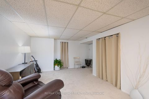 Photo 17 at 32 Kim Court, Kennedy Park, Toronto