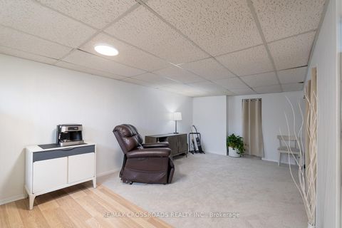 Photo 18 at 32 Kim Court, Kennedy Park, Toronto