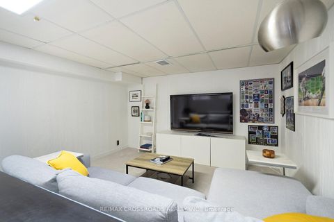 Photo 21 at 32 Kim Court, Kennedy Park, Toronto