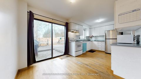 Photo 9 at 93 Patrice Crescent, Yorkhill, Vaughan