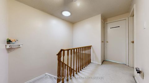 Photo 13 at 93 Patrice Crescent, Yorkhill, Vaughan