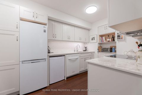 Photo 4 at 513 - 35 Church Street, Yonge Corridor, Toronto