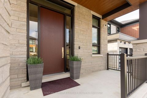 Photo 2 at 140 Wainfleet Crescent, Vellore Village, Vaughan