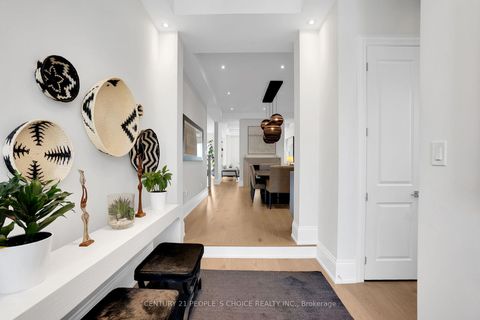 Photo 4 at 140 Wainfleet Crescent, Vellore Village, Vaughan