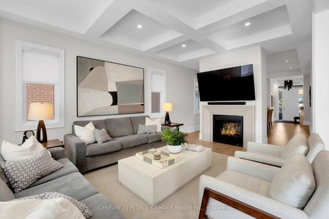 Photo 10 at 140 Wainfleet Crescent, Vellore Village, Vaughan