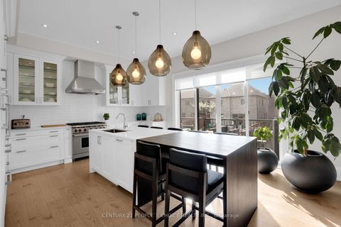 Photo 13 at 140 Wainfleet Crescent, Vellore Village, Vaughan