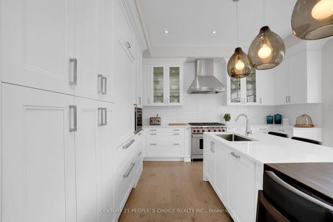 Photo 14 at 140 Wainfleet Crescent, Vellore Village, Vaughan