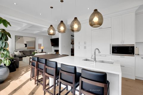 Photo 16 at 140 Wainfleet Crescent, Vellore Village, Vaughan