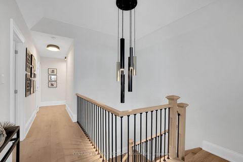 Photo 17 at 140 Wainfleet Crescent, Vellore Village, Vaughan