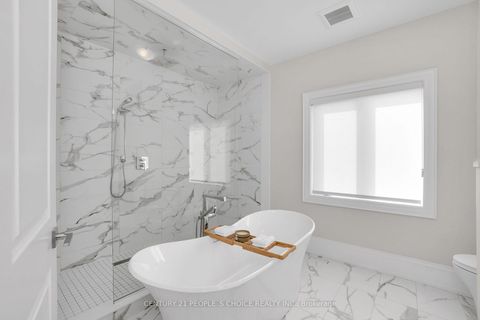 Photo 22 at 140 Wainfleet Crescent, Vellore Village, Vaughan