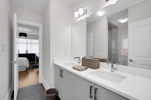 Photo 24 at 140 Wainfleet Crescent, Vellore Village, Vaughan