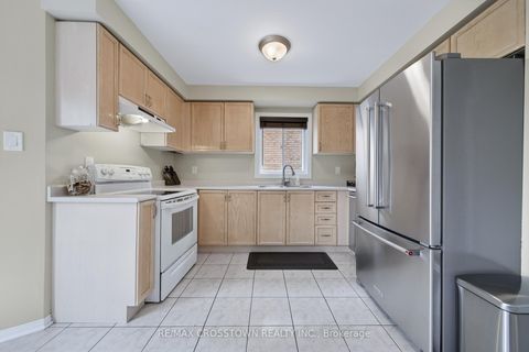 Photo 10 at 99 Bishop Drive, Ardagh, Barrie