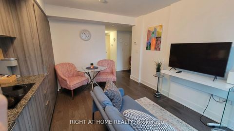 Photo 10 at 2404 - 955 Bay Street, Bay Street Corridor, Toronto