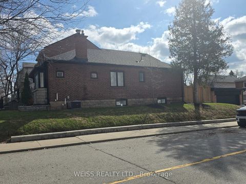 Photo 2 at 199 Glengarry Avenue, Lawrence Park North, Toronto