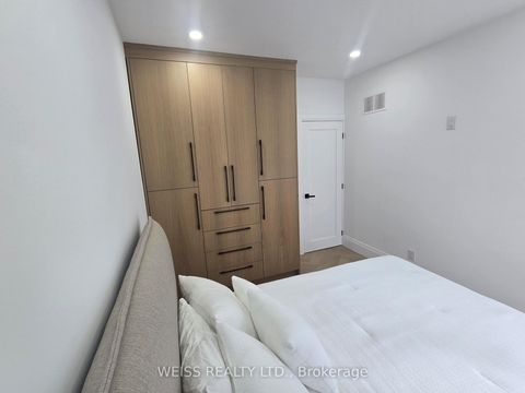 Photo 20 at 199 Glengarry Avenue, Lawrence Park North, Toronto