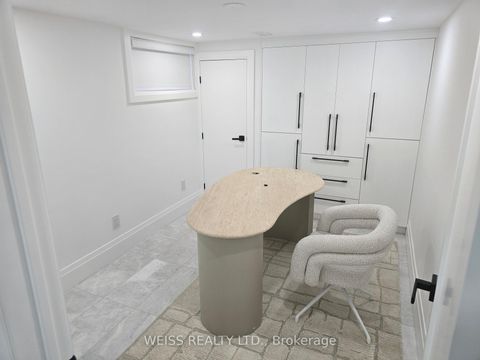 Photo 25 at 199 Glengarry Avenue, Lawrence Park North, Toronto