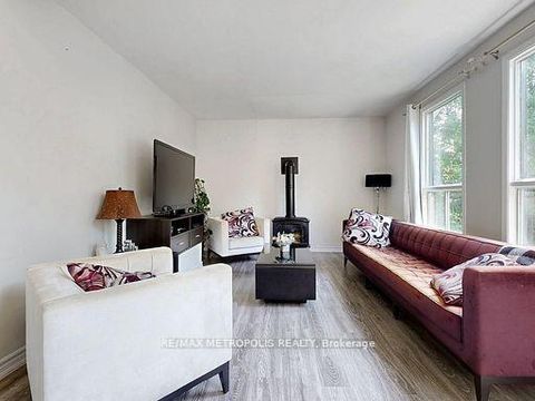 Photo 5 at 1000 Elgin Street, Leslie Valley, Newmarket