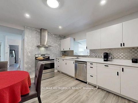 Photo 16 at 1000 Elgin Street, Leslie Valley, Newmarket