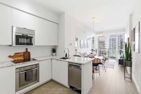 Photo 4 at 217 - 101 Erskine Avenue, Mount Pleasant West, Toronto