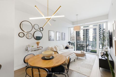 Photo 8 at 217 - 101 Erskine Avenue, Mount Pleasant West, Toronto