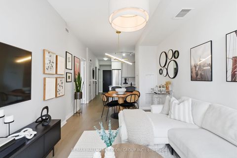 Photo 12 at 217 - 101 Erskine Avenue, Mount Pleasant West, Toronto