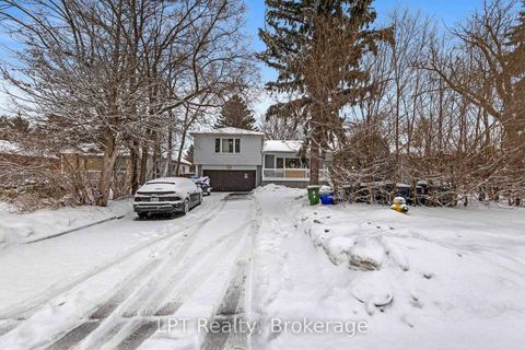 Photo 2 at 127 Kitchener Road, West Hill, Toronto