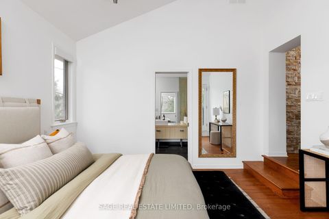 Photo 33 at 10 Walford Road, Kingsway South, Toronto