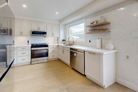 Photo 10 at 63 Beechbrooke Way, Aurora Highlands, Aurora