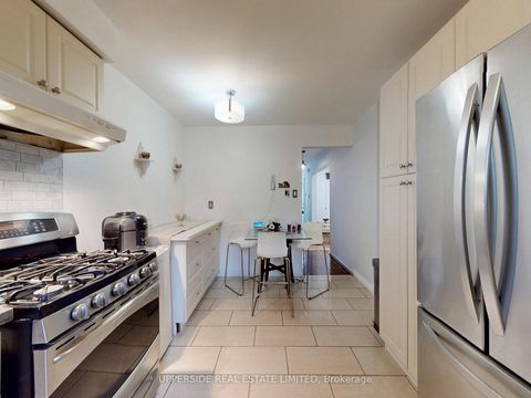 Photo 10 at 64 Colleen Street, Yorkhill, Vaughan