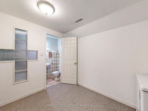 Photo 25 at 64 Colleen Street, Yorkhill, Vaughan