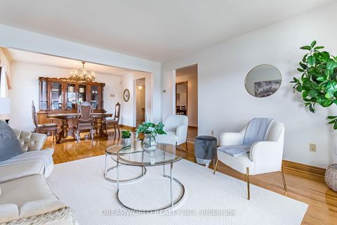 Photo 10 at 110 Arleta Avenue, Jane Heights, Toronto