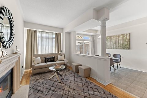 Photo 11 at 57 Littleriver Court, Patterson, Vaughan