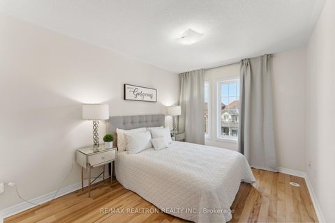 Photo 16 at 57 Littleriver Court, Patterson, Vaughan