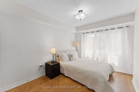 Photo 23 at 57 Littleriver Court, Patterson, Vaughan