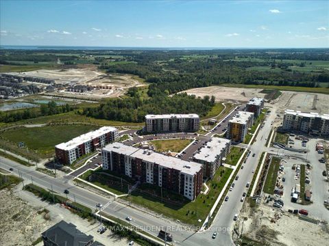 Photo 16 at 106 - 10 Culinary Lane, Rural Barrie Southeast, Barrie