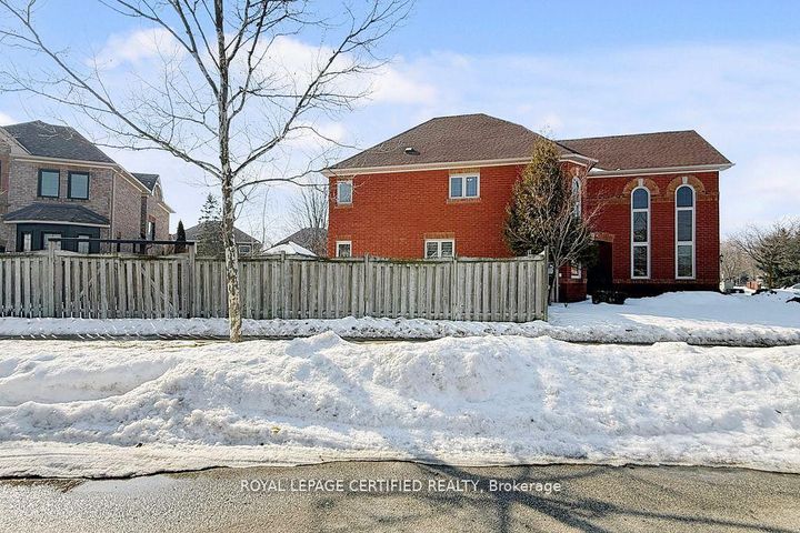 Photo 4 at 3898 Parkgate Drive, Lisgar, Mississauga