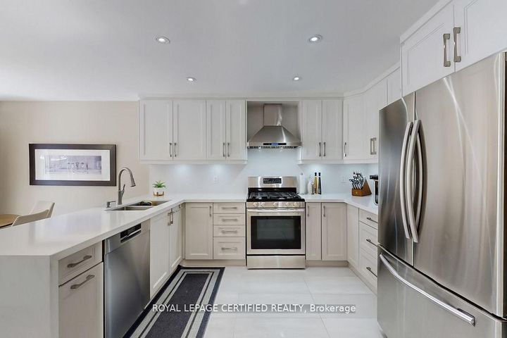 Photo 16 at 3898 Parkgate Drive, Lisgar, Mississauga