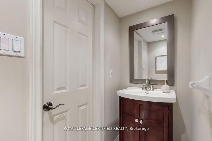 Photo 23 at 3898 Parkgate Drive, Lisgar, Mississauga