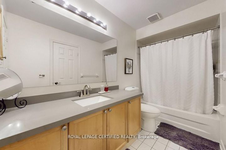 Photo 33 at 3898 Parkgate Drive, Lisgar, Mississauga
