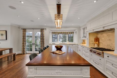 Photo 16 at 12 Killarney Road, Forest Hill South, Toronto