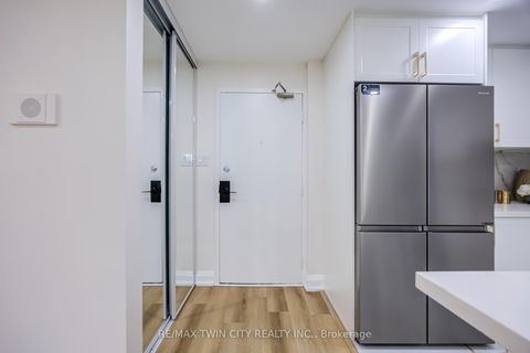 Photo 5 at #304 - 20 Edgecliff Golfway, Flemingdon Park, Toronto